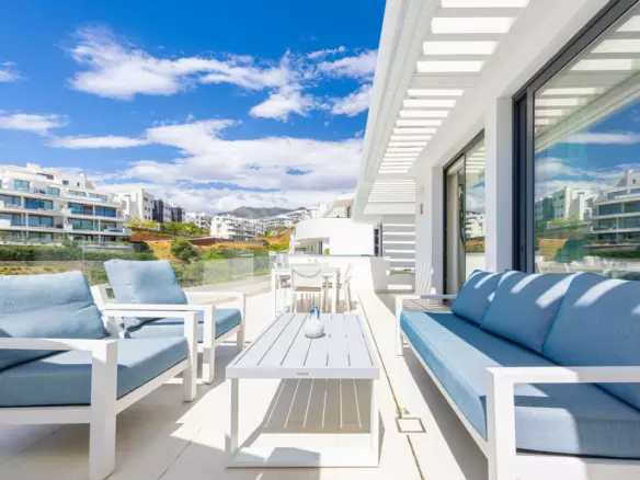 2-bedroom Apartment In Fuengirola, Spain (126 M²)