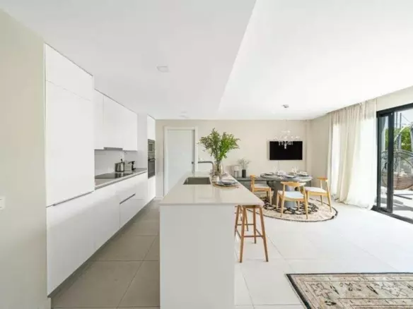 3-bedroom Apartment In Estepona, Spain (110 M²)
