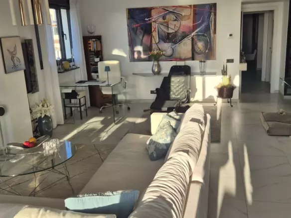 3-bedroom Apartment In Estepona, Spain (102 M²)