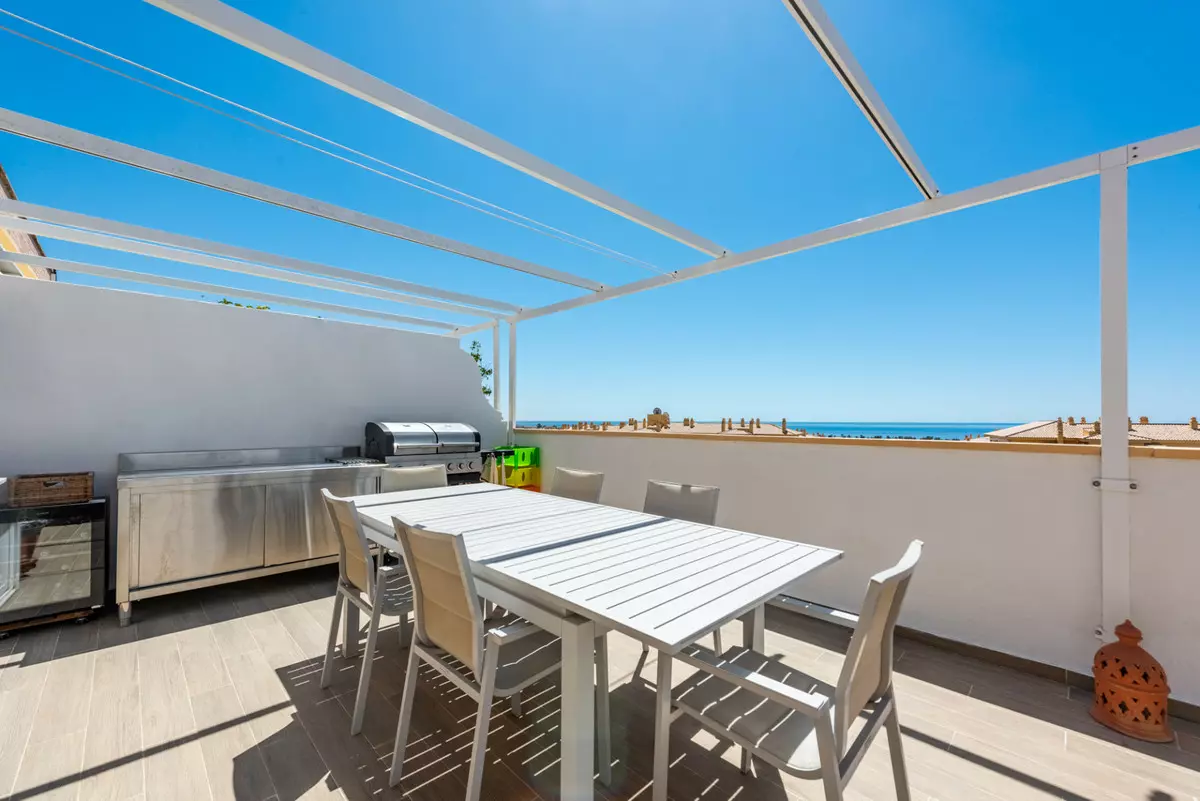 2-bedroom Apartment In Marbella, Spain (138 M²)