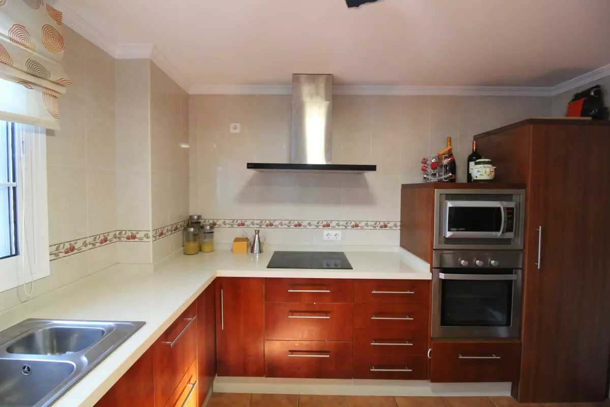 3-bedroom Town House In Marbella, Spain (260 M²)
