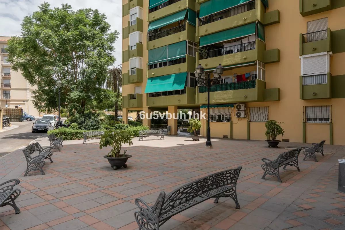 2-bedroom Apartment In Fuengirola, Spain (110 M²)