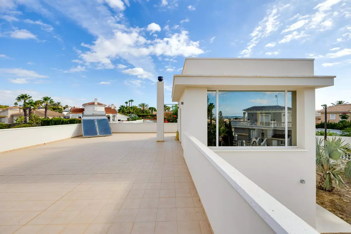 4-bedroom Villa In Rojales, Spain (312 M²)