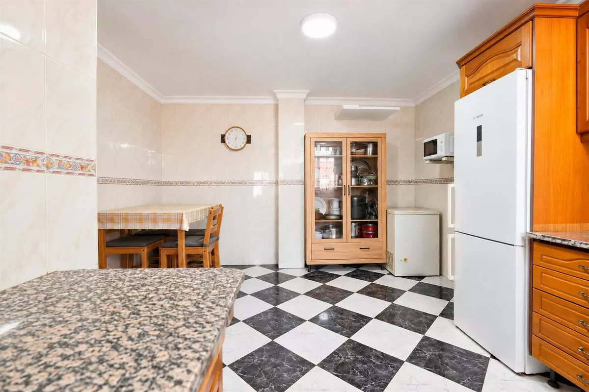 3-bedroom Apartment In Fuengirola, Spain (92 M²)
