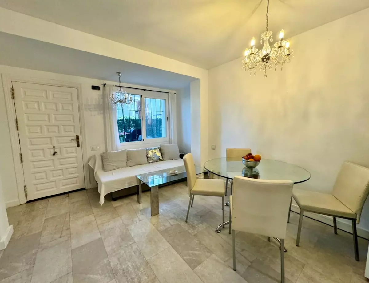 2-bedroom Apartment In Estepona, Spain (56 M²)