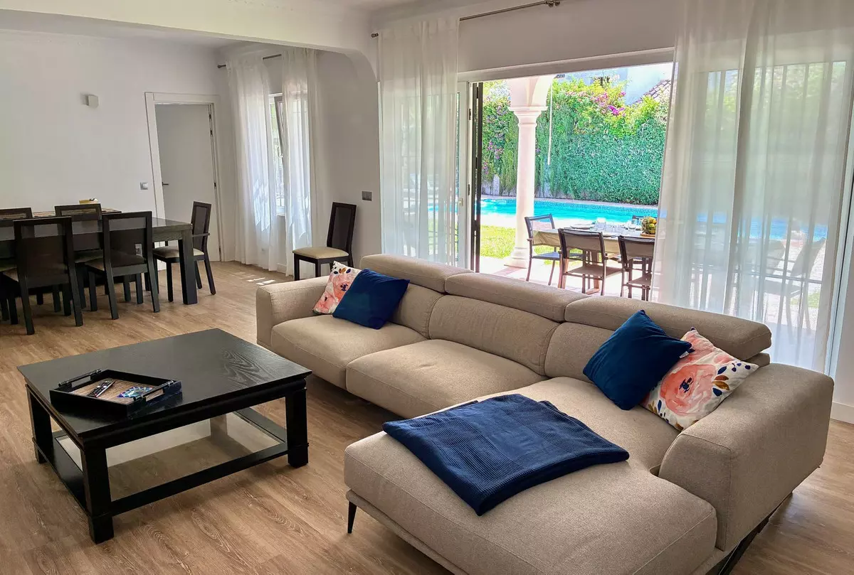 3-bedroom Villa In Estepona, Spain (139 M²)