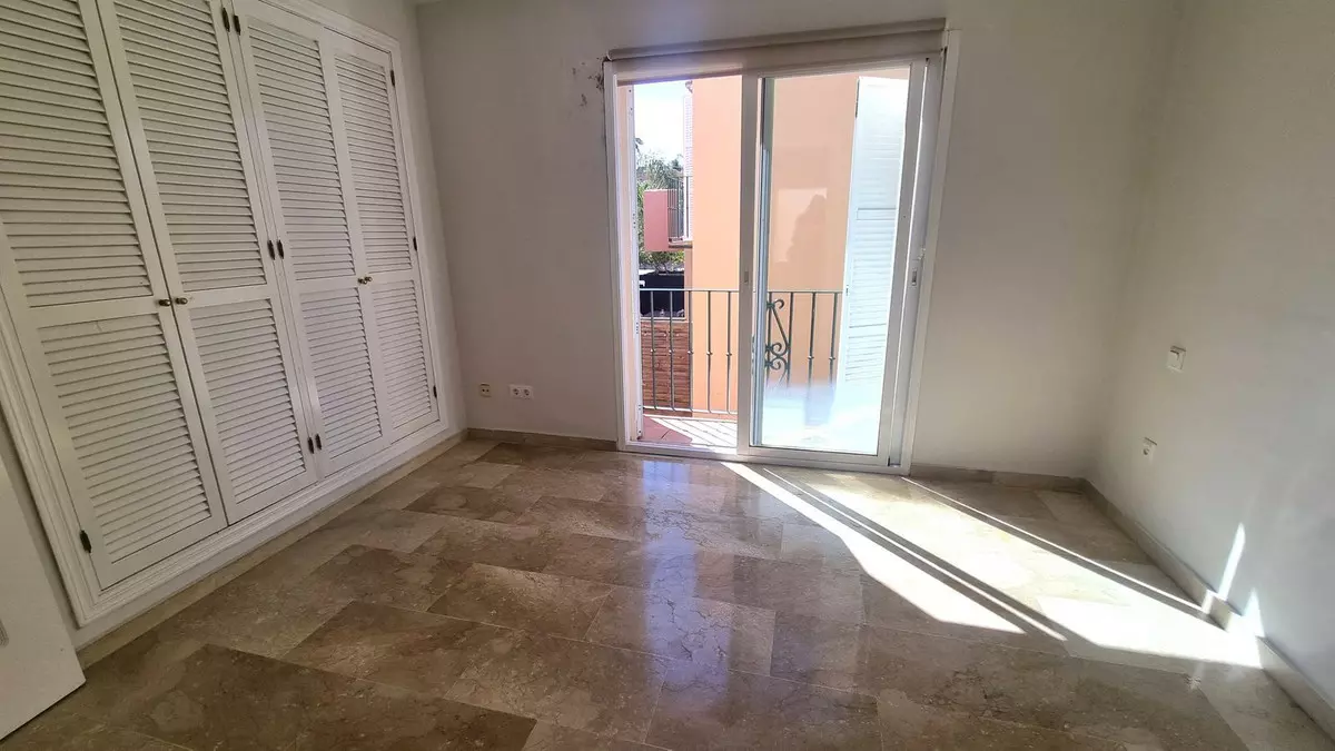 3-bedroom Town House In Marbella, Spain (209 M²)