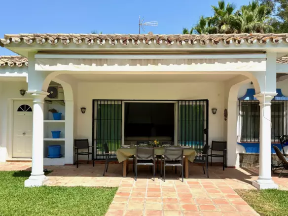 3-bedroom Villa In Estepona, Spain (139 M²)