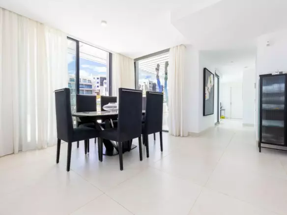 2-bedroom Apartment In Fuengirola, Spain (126 M²)