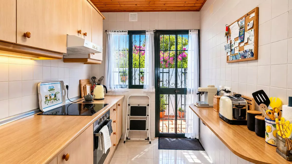 3-bedroom Town House In Casares, Spain (135 M²)