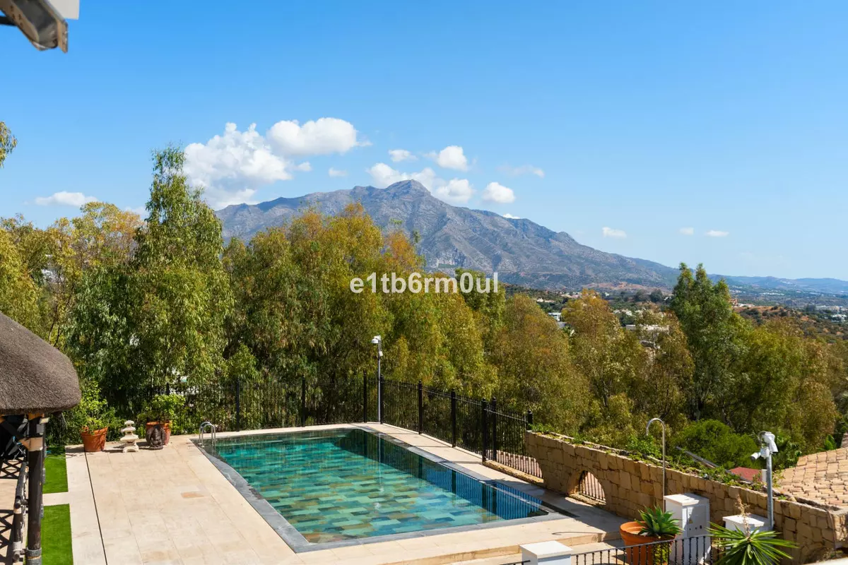 7-bedroom Villa In Benahavis, Spain (736 M²)