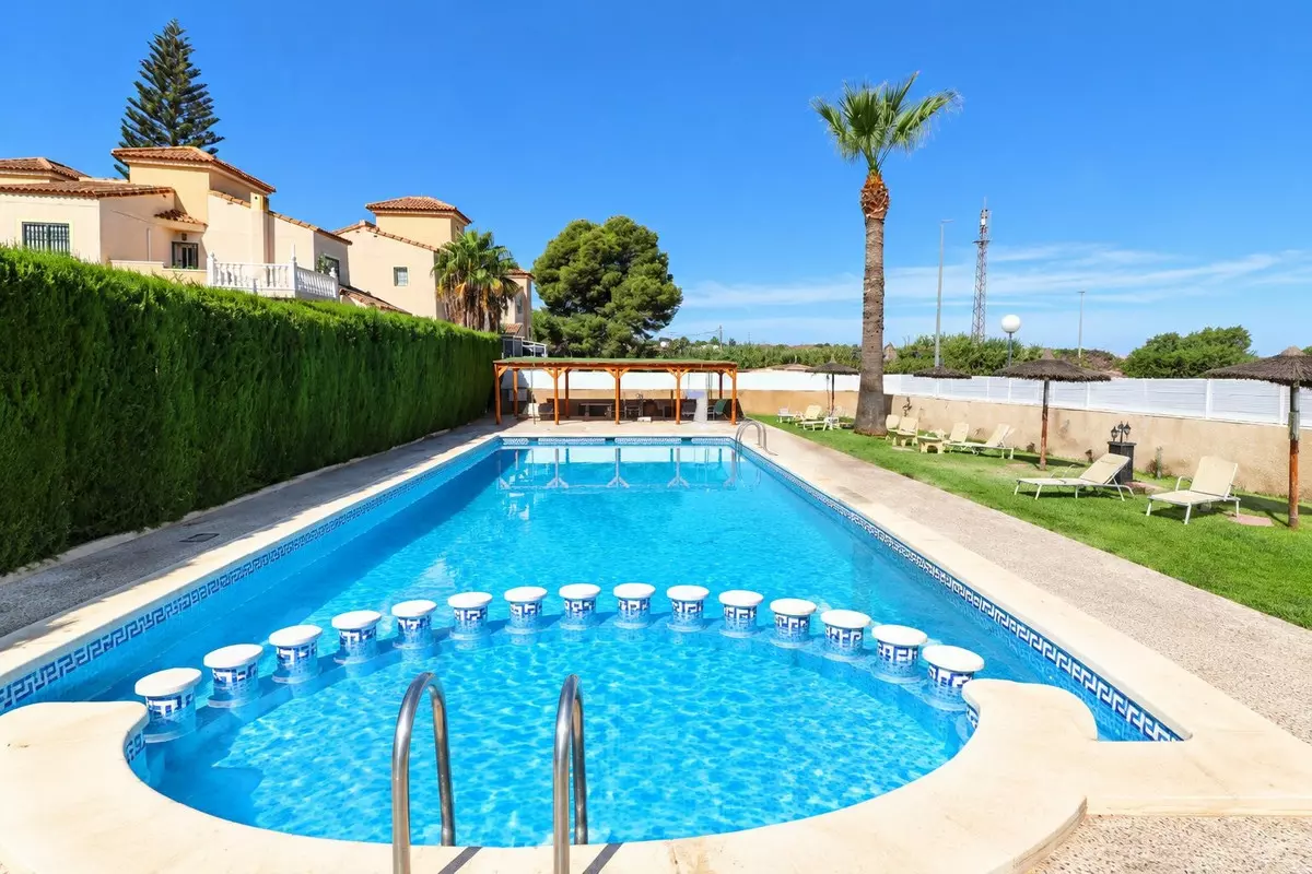 2-bedroom Villa In Algorfa, Spain (93 M²)