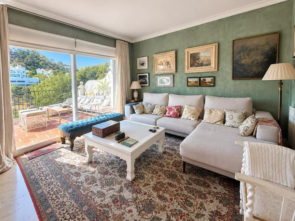 5-bedroom Town House In Benahavis, Spain (208 M²)
