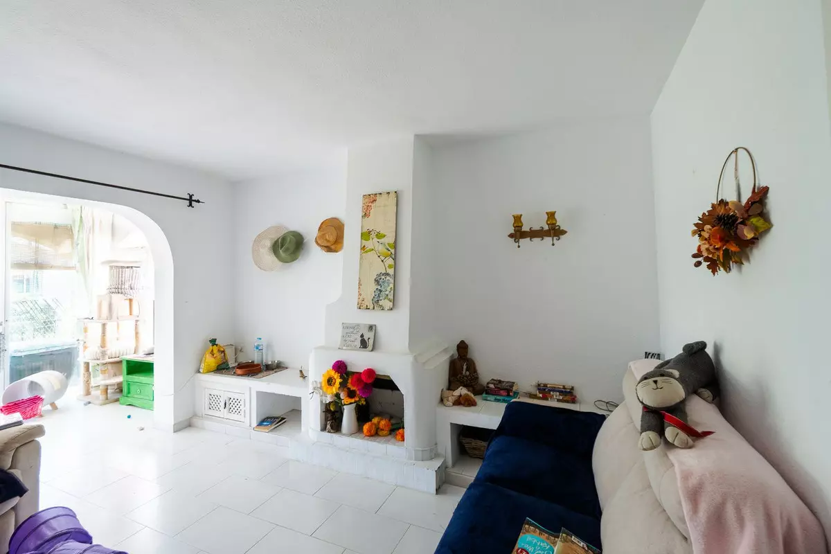 1-bedroom Apartment In Estepona, Spain (61 M²)