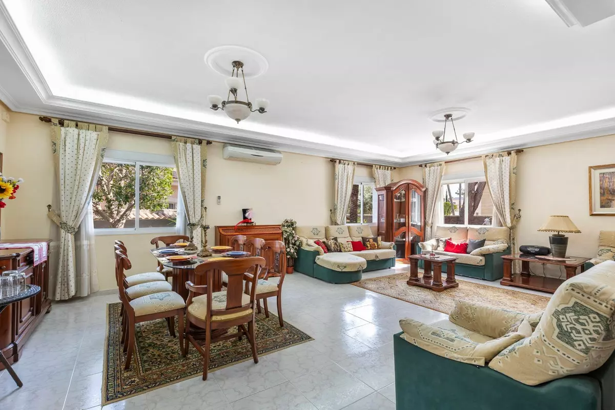 5-bedroom Villa In Rojales, Spain (240 M²)