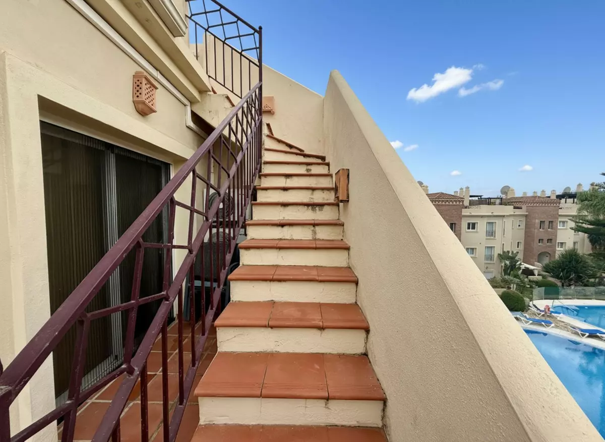 3-bedroom Apartment In Estepona, Spain (107 M²)