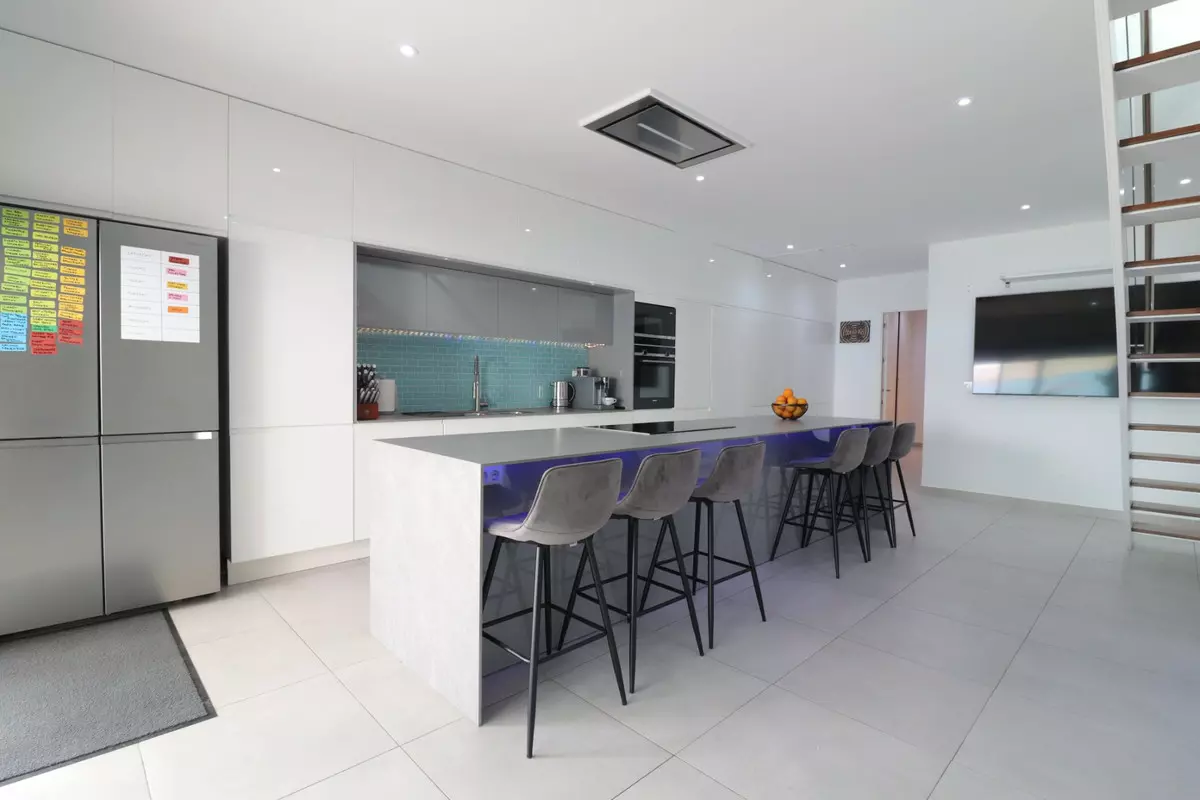 4-bedroom Villa In Benijofar, Spain (319 M²)