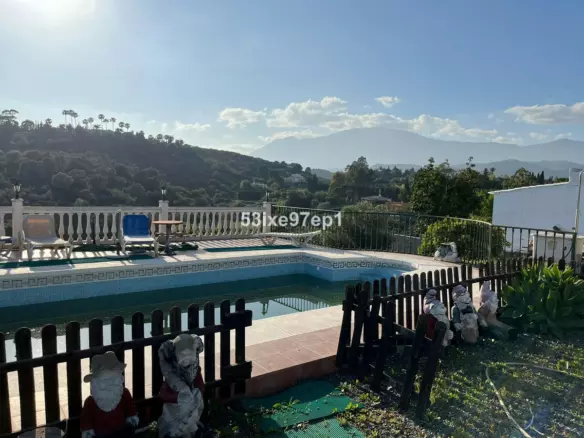 3-bedroom Country House In Estepona, Spain (253 M²)
