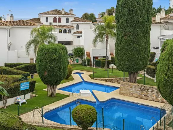 3-bedroom Town House In Estepona, Spain (141 M²)