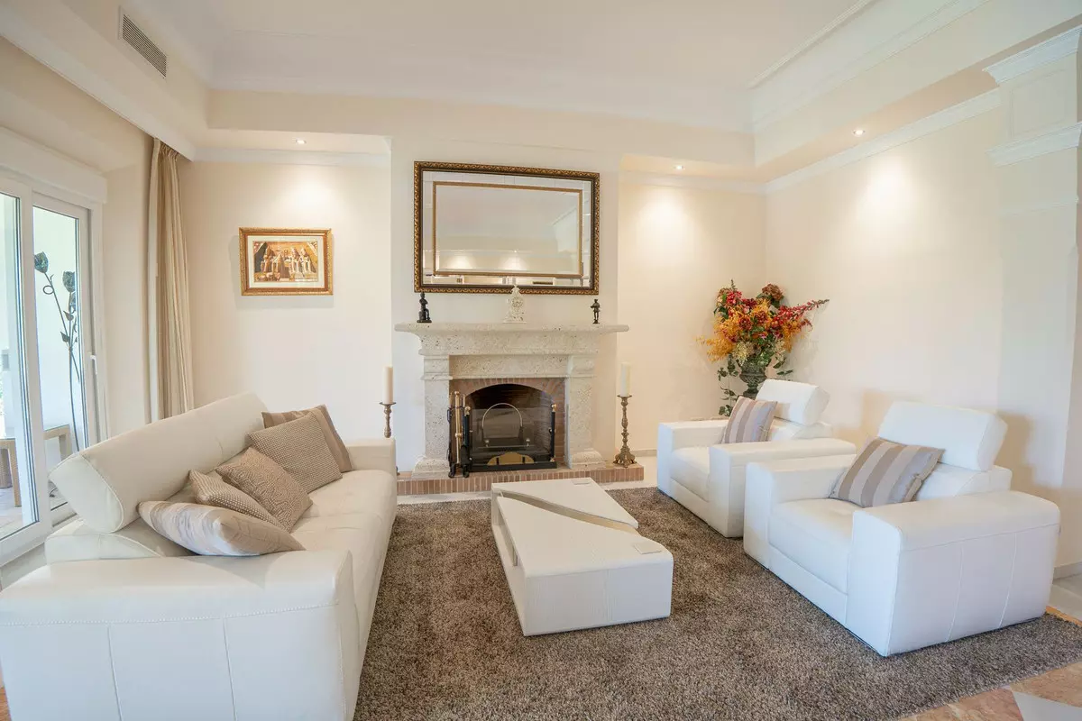 6-bedroom Villa In Estepona, Spain (967 M²)