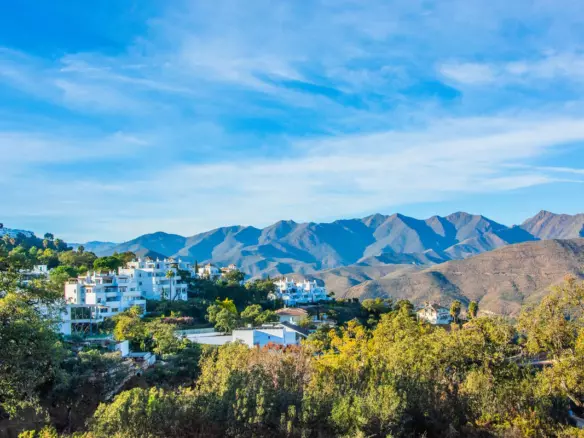 4-bedroom Villa In Marbella, Spain (328 M²)