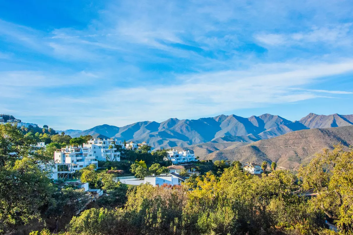 4-bedroom Villa In Marbella, Spain (328 M²)