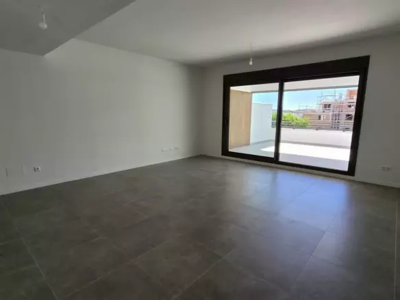 2-bedroom Apartment In Estepona, Spain (99 M²)
