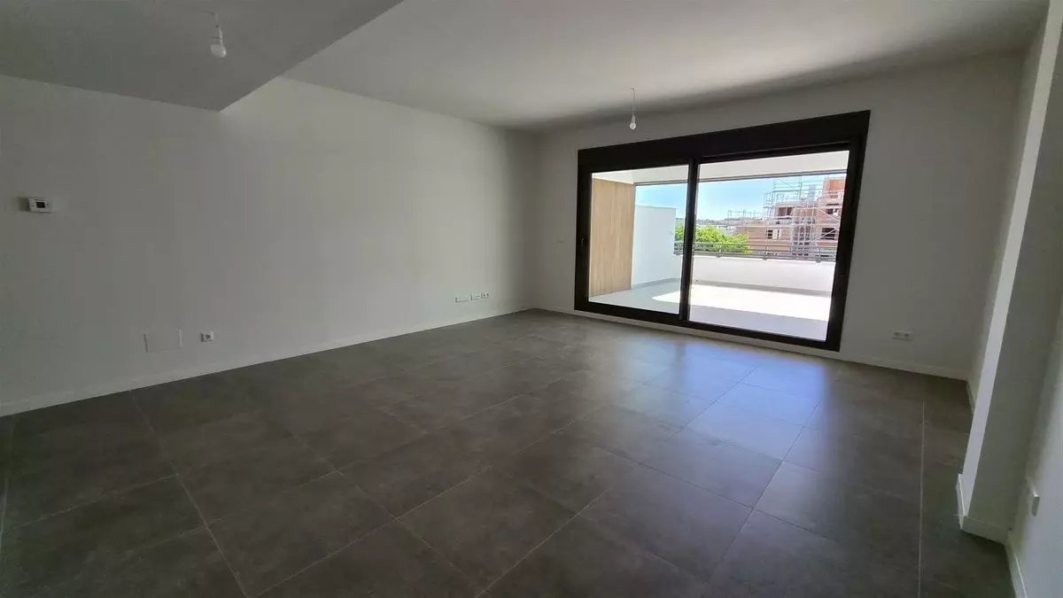 2-bedroom Apartment In Estepona, Spain (99 M²)