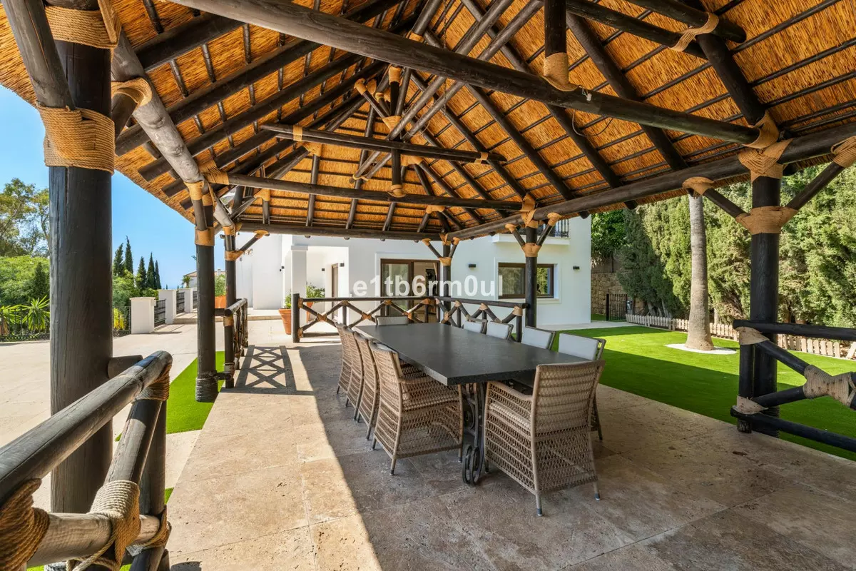 7-bedroom Villa In Benahavis, Spain (736 M²)