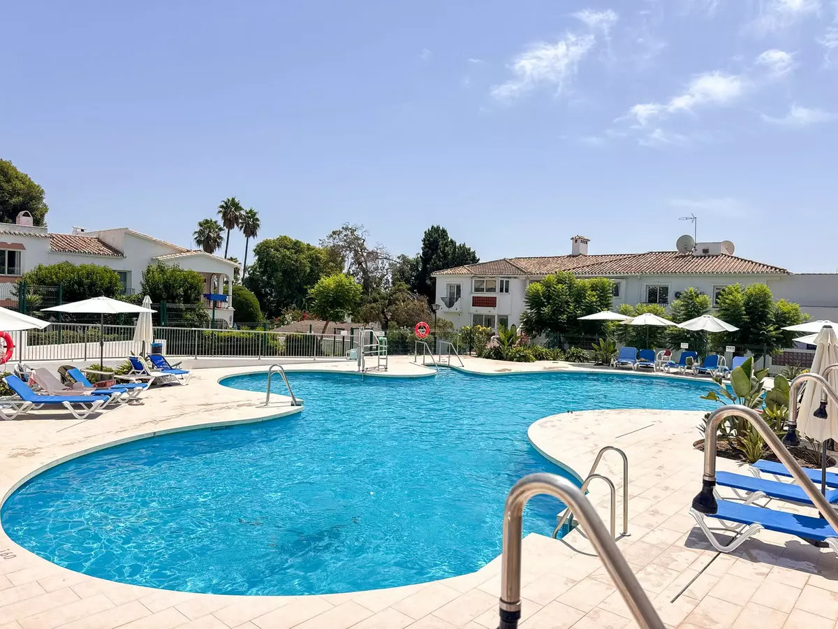 1-bedroom Apartment In Estepona, Spain (61 M²)
