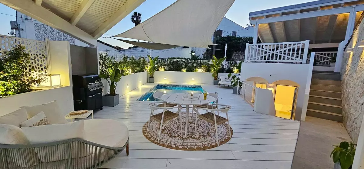 3-bedroom Villa In Estepona, Spain (200 M²)