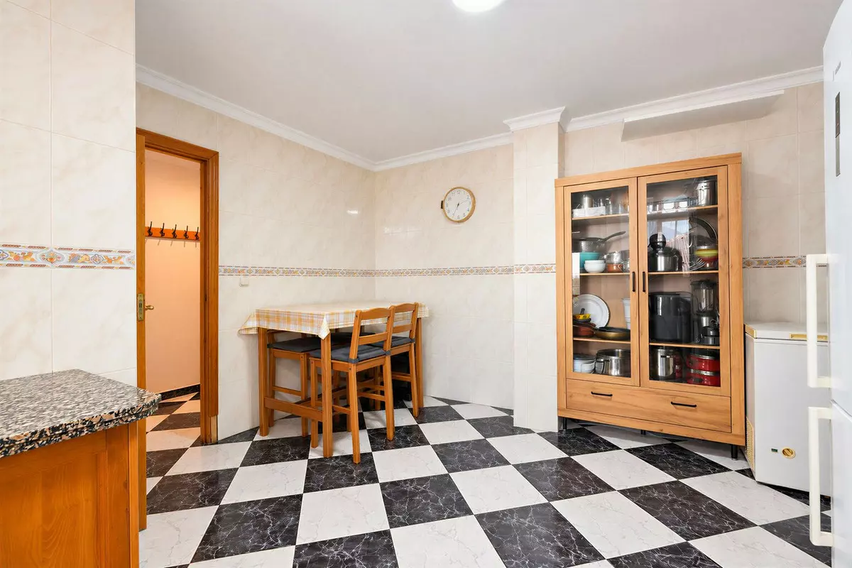 3-bedroom Apartment In Fuengirola, Spain (92 M²)