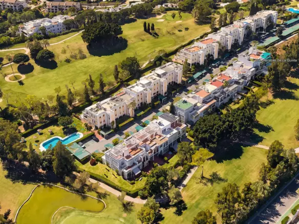 2-bedroom Apartment In Benahavis, Spain (104 M²)