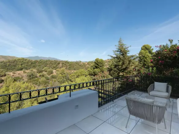 3-bedroom Villa In Istan, Spain (144 M²)
