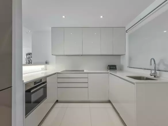 2-bedroom Apartment In Estepona, Spain (189 M²)