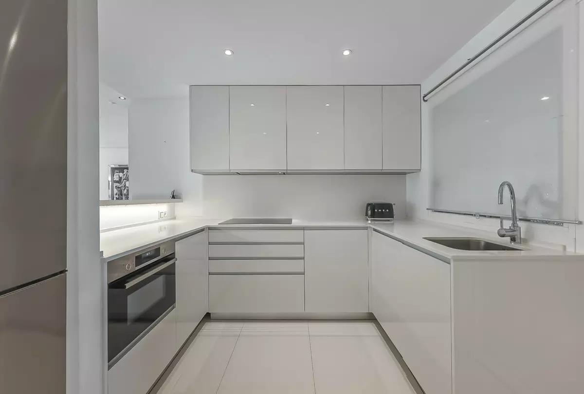 2-bedroom Apartment In Estepona, Spain (189 M²)