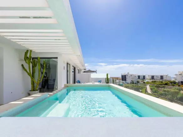 2-bedroom Apartment In Fuengirola, Spain (126 M²)