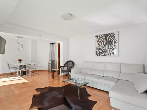 3-bedroom Apartment In Fuengirola, Spain (141 M²)