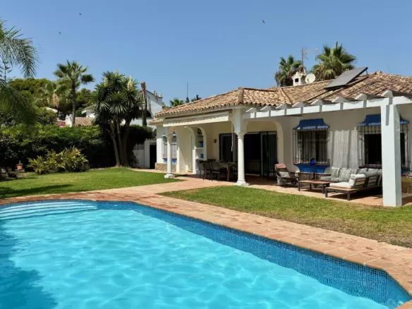 3-bedroom Villa In Estepona, Spain (139 M²)