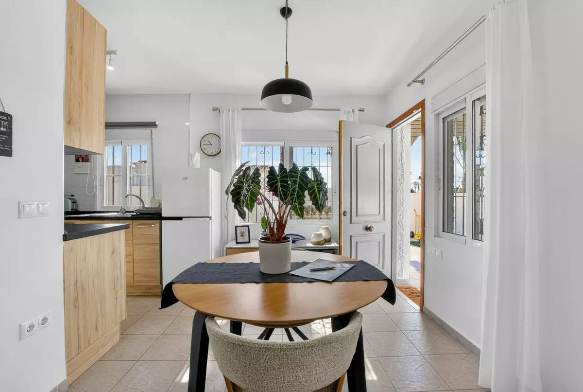 3-bedroom Villa In Torrevieja, Spain (76 M²)