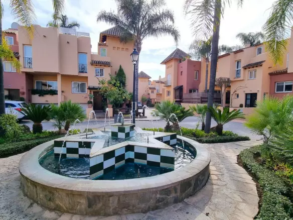 3-bedroom Town House In Marbella, Spain (209 M²)