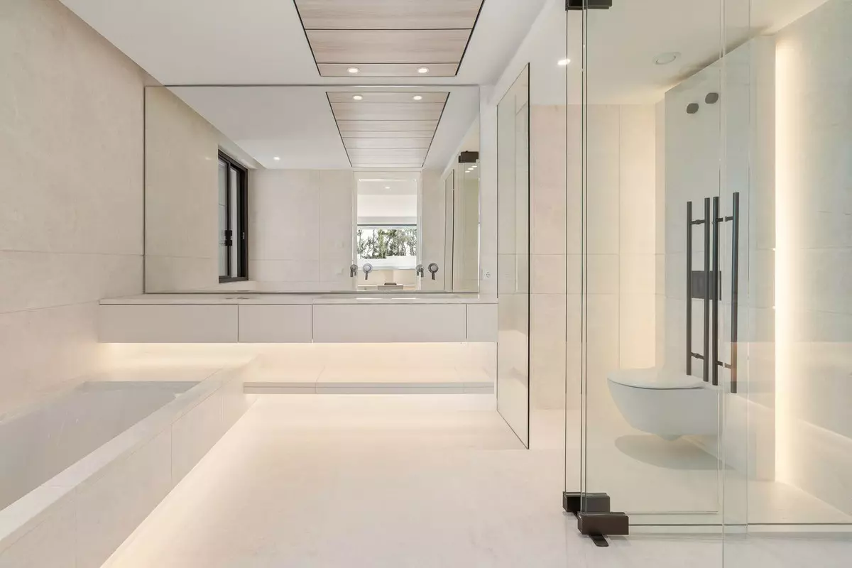 4-bedroom Apartment In Marbella, Spain (244 M²)