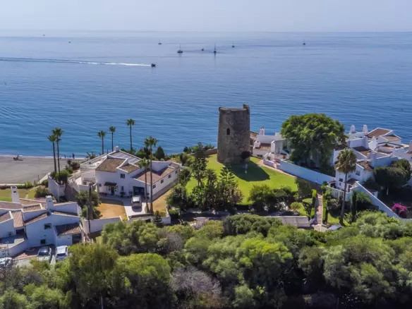 2-bedroom Villa In Estepona, Spain (124 M²)
