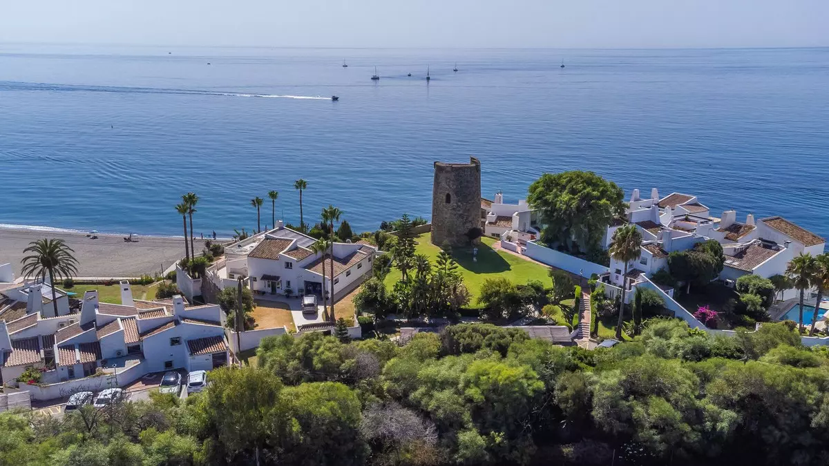 2-bedroom Villa In Estepona, Spain (124 M²)