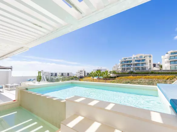 2-bedroom Apartment In Fuengirola, Spain (126 M²)