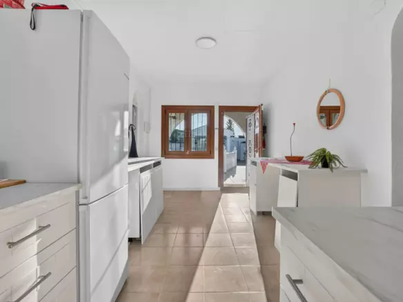 3-bedroom Villa In Torrevieja, Spain (123 M²)
