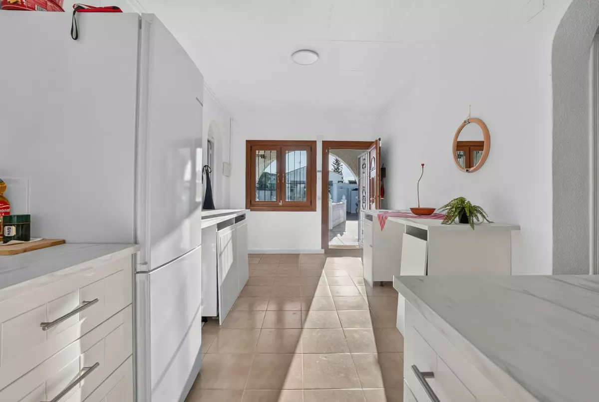 3-bedroom Villa In Torrevieja, Spain (123 M²)