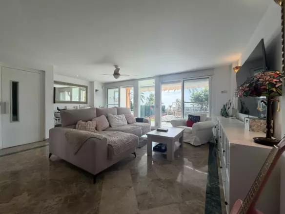 3-bedroom Town House In Estepona, Spain (225 M²)