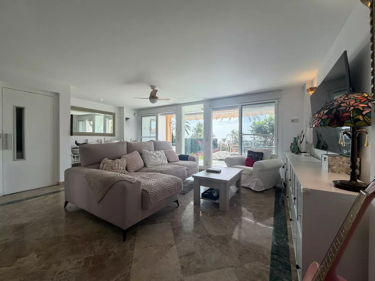 3-bedroom Town House In Estepona, Spain (225 M²)