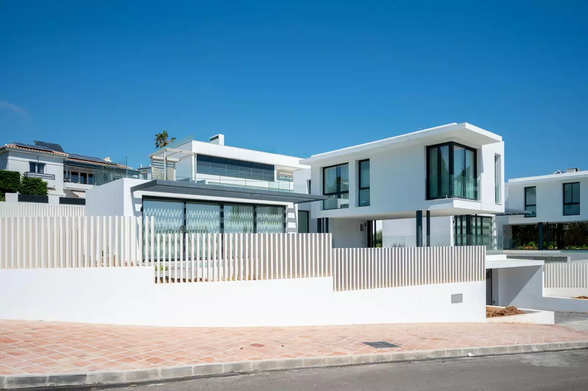 4-bedroom Villa In Mijas, Spain (337 M²)